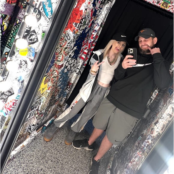 Meet your Posher, Kristen - Picture 3 of 7